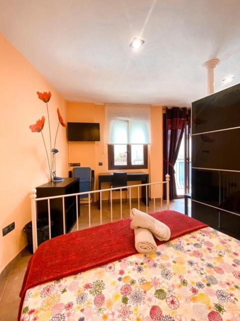 Apartamentos Turisticos Graus Exteriör bild