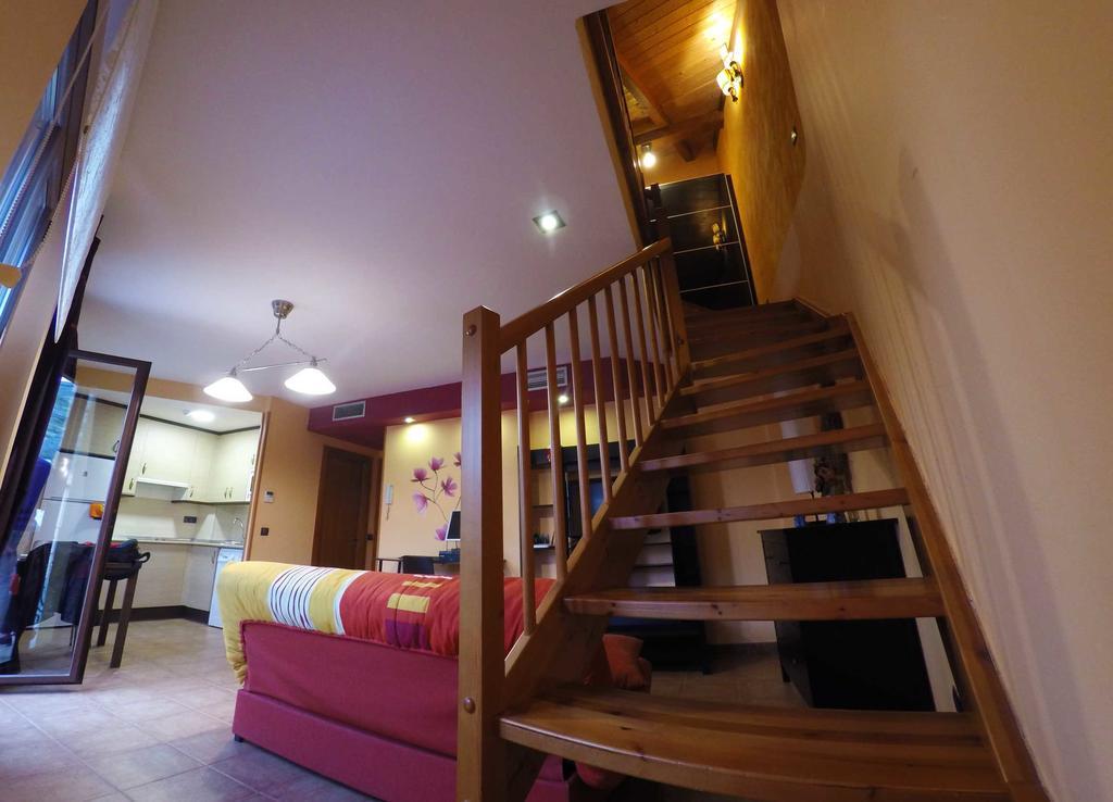 Apartamentos Turisticos Graus Exteriör bild